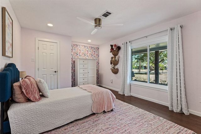 220 Ash Creek Drive W, Sanctuary, TX 76020