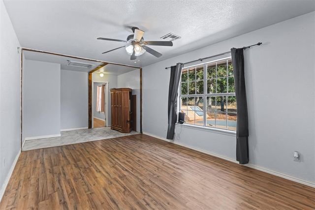 21201 Montgomery Drive, Mcloud, OK 74851