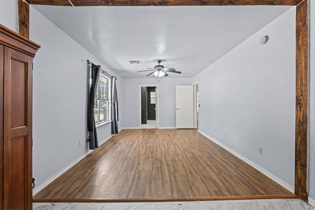 21201 Montgomery Drive, Mcloud, OK 74851