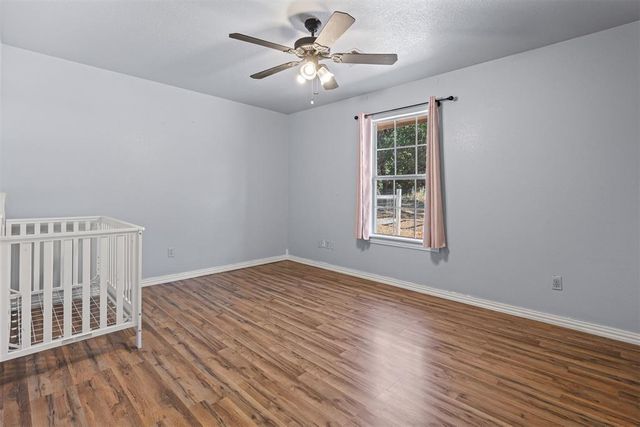 21201 Montgomery Drive, Mcloud, OK 74851
