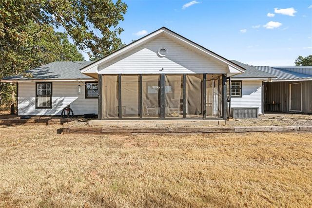 21201 Montgomery Drive, Mcloud, OK 74851