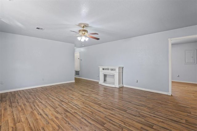 21201 Montgomery Drive, Mcloud, OK 74851