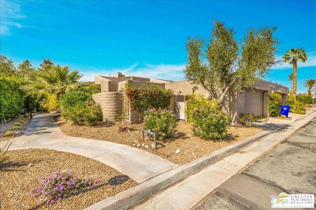 2861 Sundance Circle, Palm Springs, CA 92262