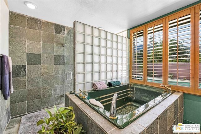 2861 Sundance Circle, Palm Springs, CA 92262