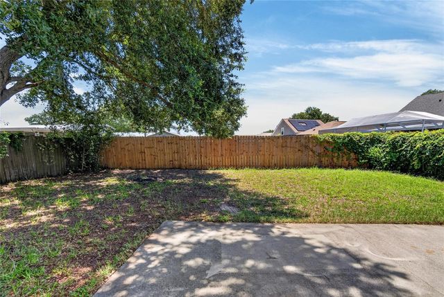 11102 ROBIN LAKE COURT, Riverview, FL 33569