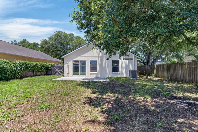 11102 ROBIN LAKE COURT, Riverview, FL 33569