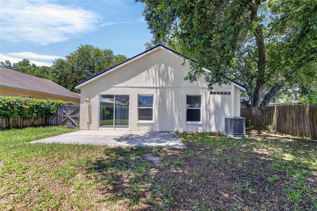 11102 ROBIN LAKE COURT, Riverview, FL 33569