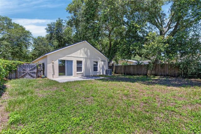 11102 ROBIN LAKE COURT, Riverview, FL 33569