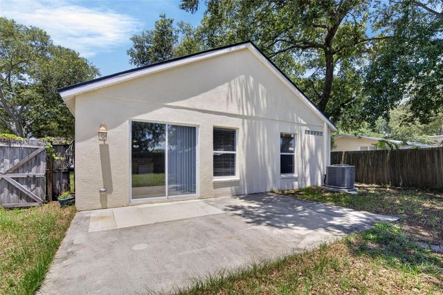 11102 ROBIN LAKE COURT, Riverview, FL 33569
