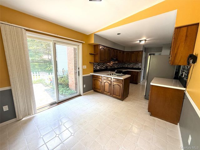 2898 Springhurst Street, Yorktown Heights, NY 10598