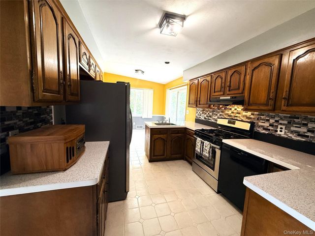 2898 Springhurst Street, Yorktown Heights, NY 10598