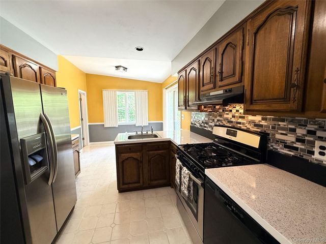 2898 Springhurst Street, Yorktown Heights, NY 10598