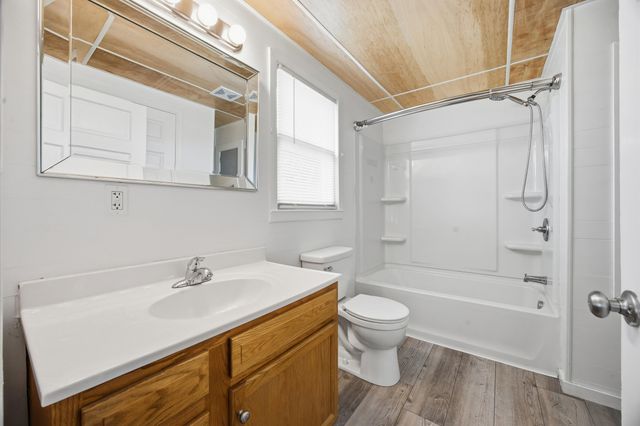 214 Bond Street, Irvine, KY 40336