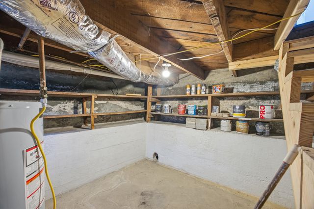 214 Bond Street, Irvine, KY 40336