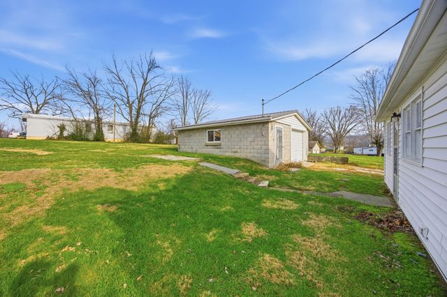 214 Bond Street, Irvine, KY 40336