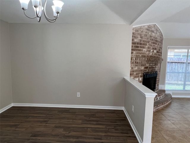 1318 Pinecroft Drive, Sugar Land, TX 77498