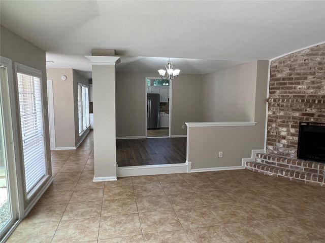 1318 Pinecroft Drive, Sugar Land, TX 77498