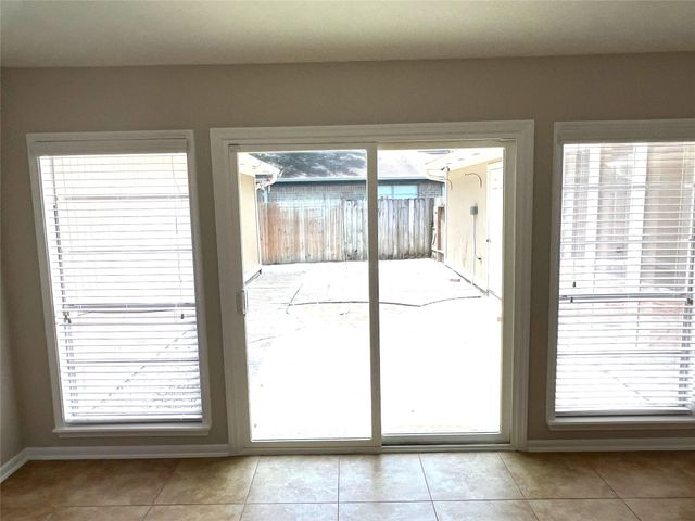 1318 Pinecroft Drive, Sugar Land, TX 77498