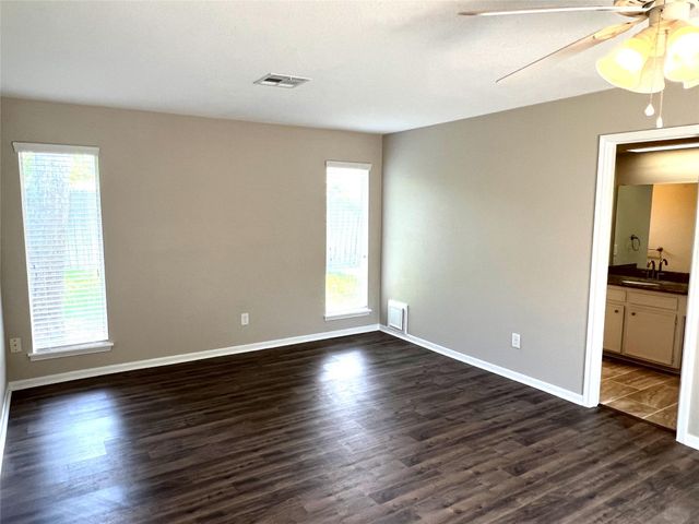 1318 Pinecroft Drive, Sugar Land, TX 77498