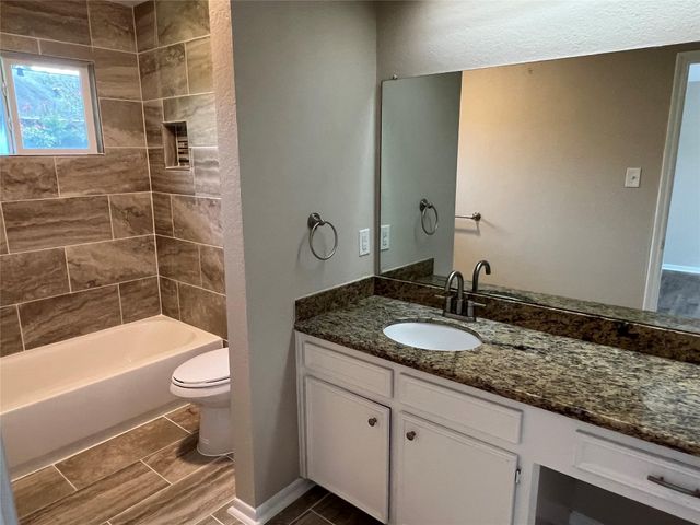 1318 Pinecroft Drive, Sugar Land, TX 77498