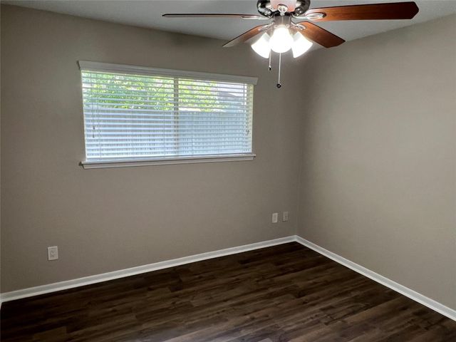 1318 Pinecroft Drive, Sugar Land, TX 77498