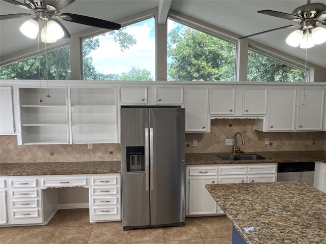 1318 Pinecroft Drive, Sugar Land, TX 77498