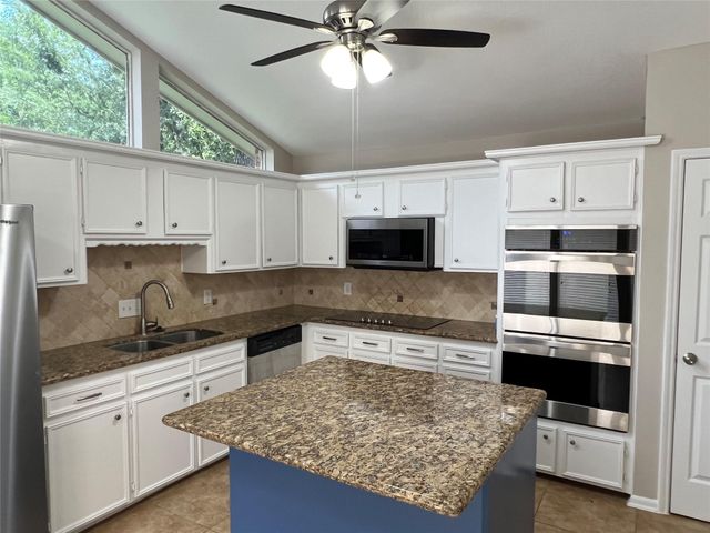 1318 Pinecroft Drive, Sugar Land, TX 77498