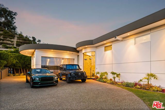 9353 Nightingale Drive, Los Angeles, CA 90069