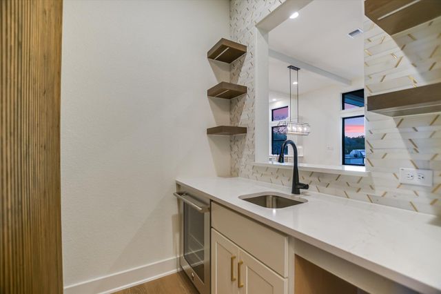 104 Nattie Woods DR, Horseshoe Bay, TX 78657