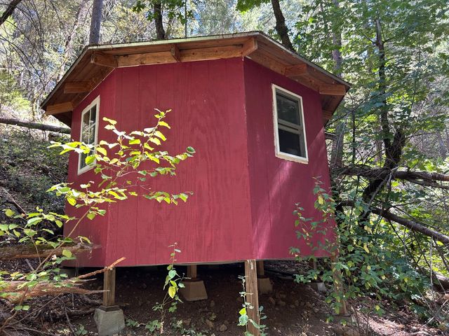 17215 Sweetwater Trl, Grass Valley, CA 95945