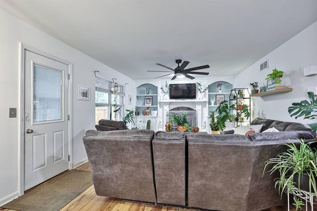 2263 Forest Lawn Drive, Florence, KY 41042