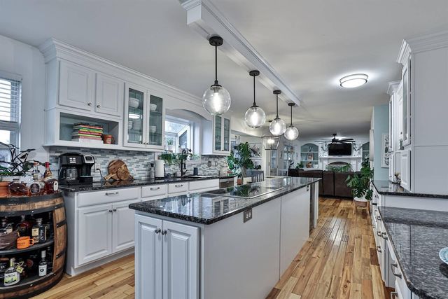 2263 Forest Lawn Drive, Florence, KY 41042