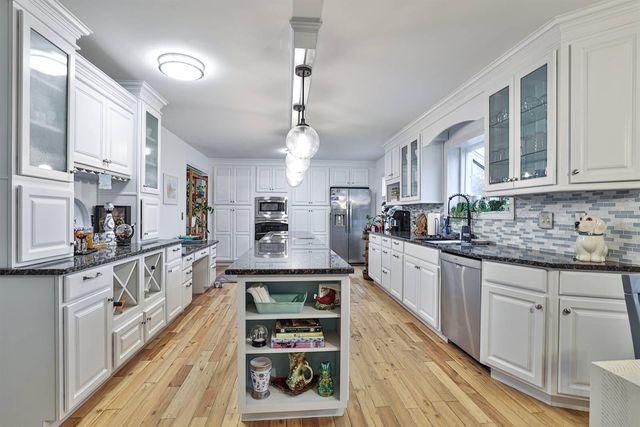 2263 Forest Lawn Drive, Florence, KY 41042