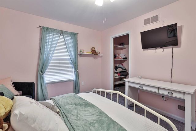 2263 Forest Lawn Drive, Florence, KY 41042