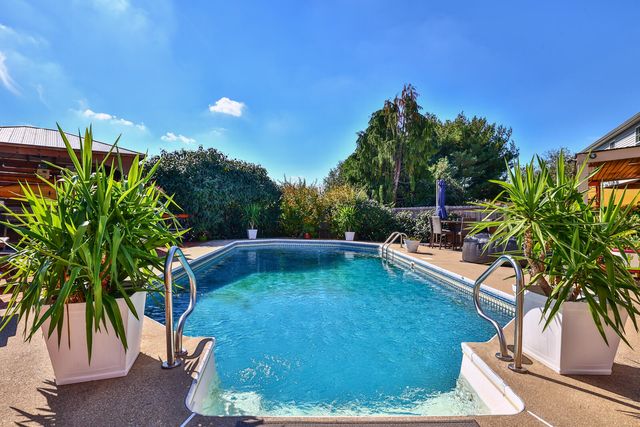 2263 Forest Lawn Drive, Florence, KY 41042