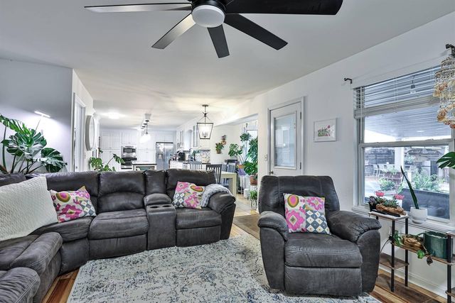 2263 Forest Lawn Drive, Florence, KY 41042