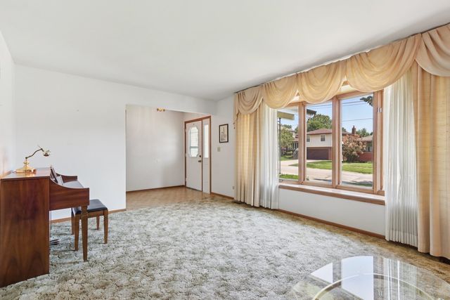 9716 Massasoit Avenue, Oak Lawn, IL 60453