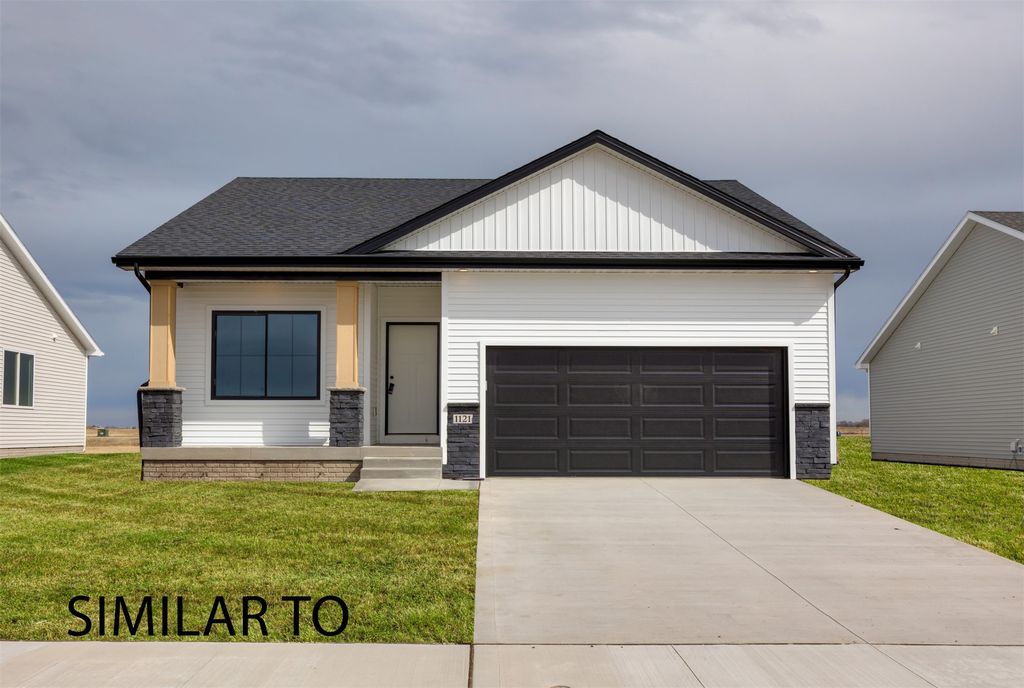 1509 Maple Street, Granger, IA 50109