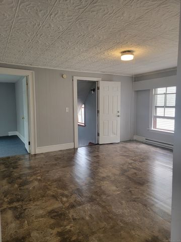 38 East Dover Street 2, Waterbury, CT 06706