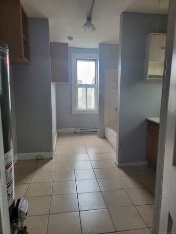 38 East Dover Street 2, Waterbury, CT 06706