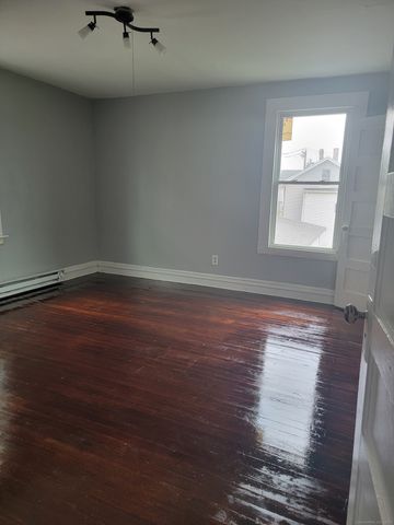 38 East Dover Street 2, Waterbury, CT 06706