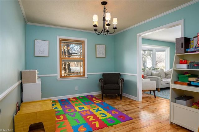 652 Valleybrook Lane, Winston-salem, NC 27104