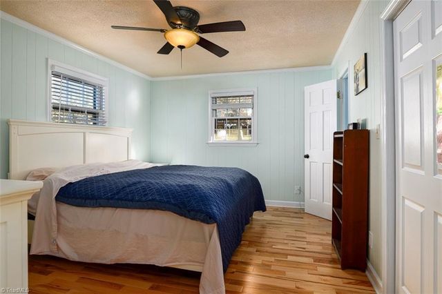 652 Valleybrook Lane, Winston-salem, NC 27104