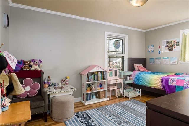 652 Valleybrook Lane, Winston-salem, NC 27104