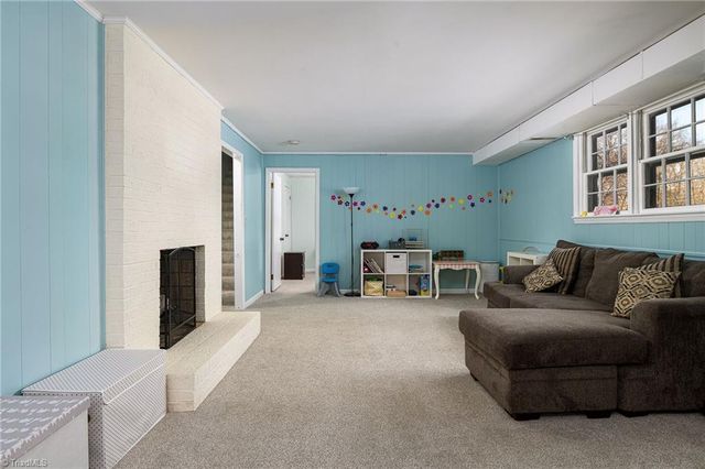 652 Valleybrook Lane, Winston-salem, NC 27104