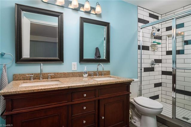 652 Valleybrook Lane, Winston-salem, NC 27104