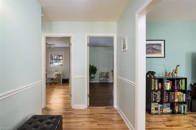 652 Valleybrook Lane, Winston-salem, NC 27104