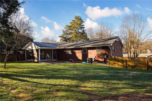 652 Valleybrook Lane, Winston-salem, NC 27104