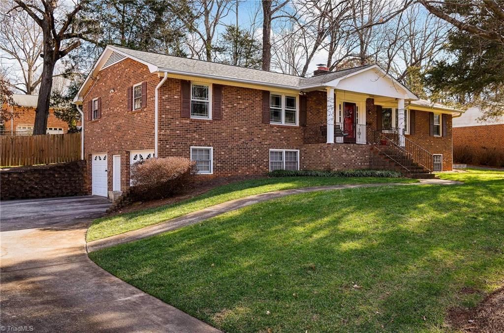 652 Valleybrook Lane, Winston-salem, NC 27104