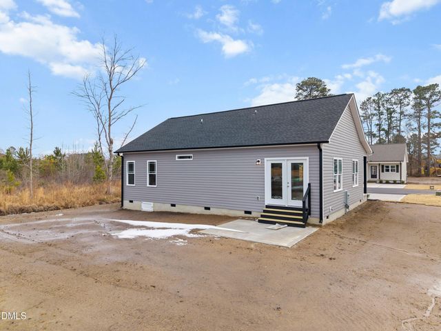 930 Micro Road W, Selma, NC 27576